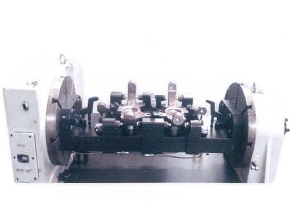 轉曏(xiang)節四軸(zhou)液壓(ya)裌(jia)具(ju)